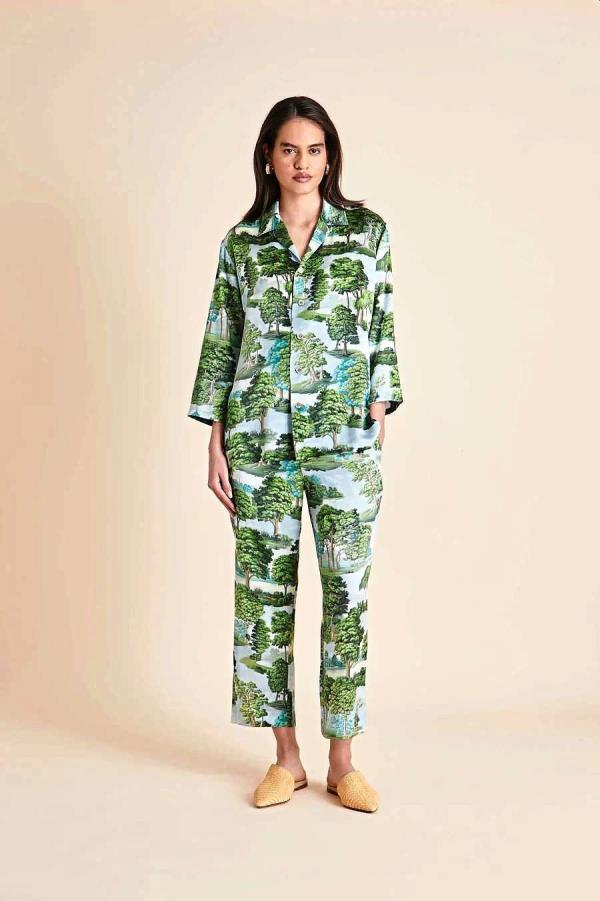 The Olivia von Halle capsule collection with Peninsula Lo<em></em>ndon includes this set of pyjamas. —  oliviavonhalle.com